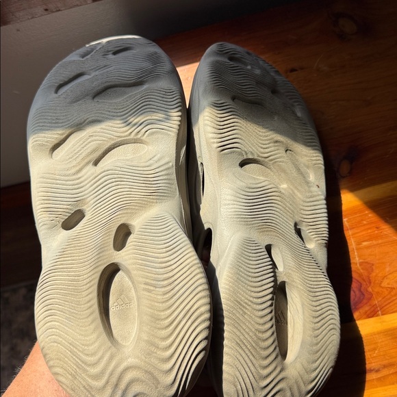 Adidas foam runner color is stone sage - Picture 7 of 8